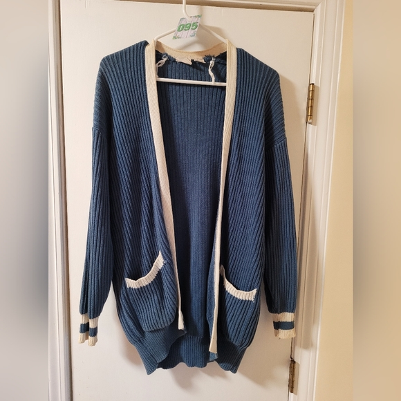 95. Vintage Liz Claiborne cardigan oversized  sz S - Picture 1 of 4